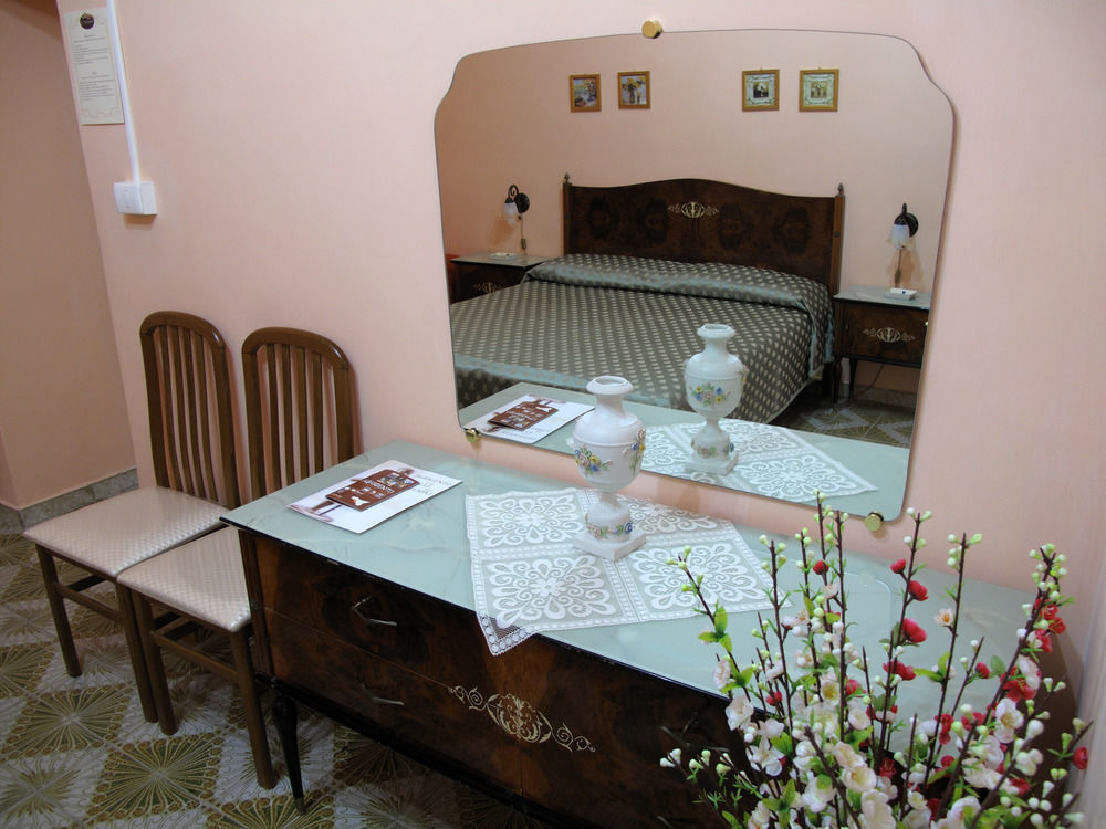 Il Mandorlo Bed & Breakfast อากริเจนโต ภายนอก รูปภาพ